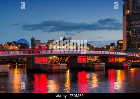 Lagan Weir et pied Pont du cycle, à Belfast en Irlande du Nord Banque D'Images