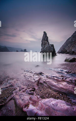 Silencio en espagnol signifie Silence et, bien que vous trouverez la paix et le silence partout dans les Asturies, cette plage est spécial Banque D'Images