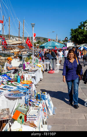 Marché de rue colorés à la Marina, Bodrum, Province de Mugla, Turquie Banque D'Images