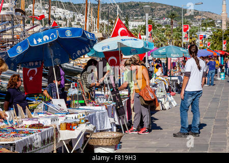 Marché de rue colorés à la Marina, Bodrum, Province de Mugla, Turquie Banque D'Images