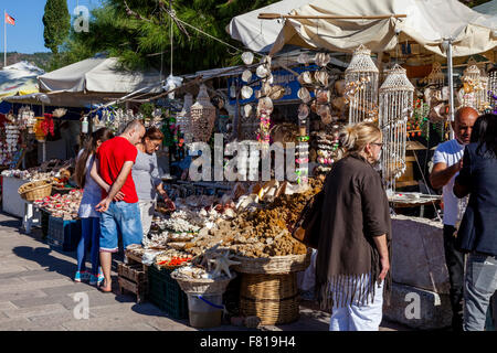 Marché de rue colorés à la Marina, Bodrum, Province de Mugla, Turquie Banque D'Images