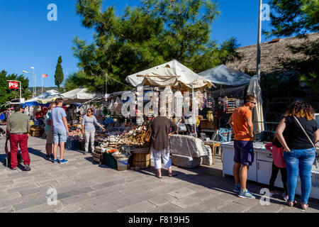 Marché de rue colorés à la Marina, Bodrum, Province de Mugla, Turquie Banque D'Images