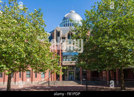 Entrée principale de la Cour Centre building Hull Lowgate Kingston-upon-Hull Yorkshire Angleterre UK GB EU Europe Banque D'Images