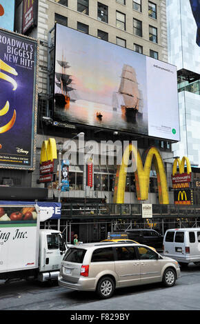 Fitz Henry Lane peinture apparaît à affichage numérique dans le New York Times Square au cours de l'art partout. Banque D'Images