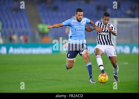 Rome, Italie. 06Th Nov, 2015. Au cours de la Serie A italienne football match S.S. Lazio vs C.F. La Juventus au Stade olympique de Rome, le 04 December, 2015. Credit : Silvia Lore'/Alamy Live News Banque D'Images