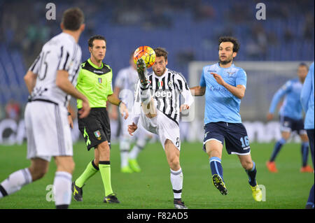 Rome, Italie. 06Th Nov, 2015. CLAUDIO MARCHISIO au cours de la Serie A italienne football match S.S. Lazio vs C.F. La Juventus au Stade olympique de Rome, le 04 December, 2015. Credit : Silvia Lore'/Alamy Live News Banque D'Images