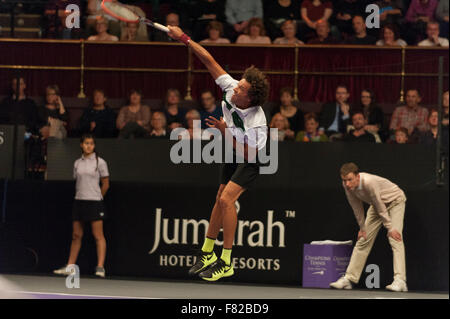 Royal Albert Hall, Londres, Royaume-Uni. 4 Décembre, 2015. Jour 3 de champions de tennis, soirée des célibataires match entre James Blake et Younes El Aynaoui, avec Blake le gagnant. Credit : sportsimages/Alamy Live News Banque D'Images