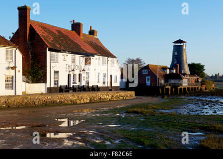 Le pub Royal Oak Mill Langstone et Langstone, Havant, Hampshire, Angleterre, Royaume-Uni Banque D'Images