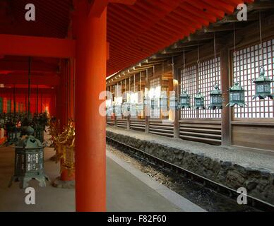 Au Kasuga Taisha Kasuga (Grand lieu de culte) à Nara, au Japon. Banque D'Images