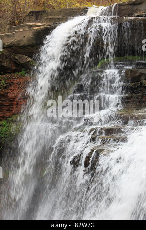 Détails de Brandywine Falls, parc national de Cuyahoga Valley, Ohio Banque D'Images