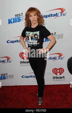 Kathy Griffin présente à la radio KIIS FM Jingle Ball 2015 iHeartRadio, Staples Center, Los Angeles, CA, le 4 décembre 2015. Photo par : Sara Cozolino/Everett Collection Banque D'Images