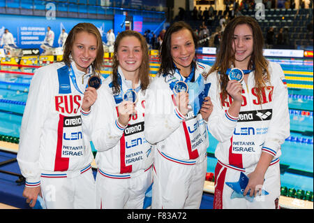 Netanya, Israël. 08Th Nov, 2015. La Russie de l'équipe médaille de bronze 4x50m nage libre Netanya, Israel, LEN Institut Wingate Court Européenne Championnat de natation Cours 2 - 6 décembre, 2015 Netanya 04-12-2015 Giorgio Perottino Photo/ © Insidefoto/Alamy Live News Crédit : Insidefoto/Alamy Live News Banque D'Images