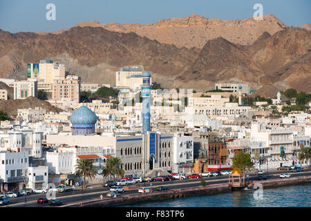 La médina et Mutrah corniche à Muscat, capitale du Sultanat d'Oman. Banque D'Images