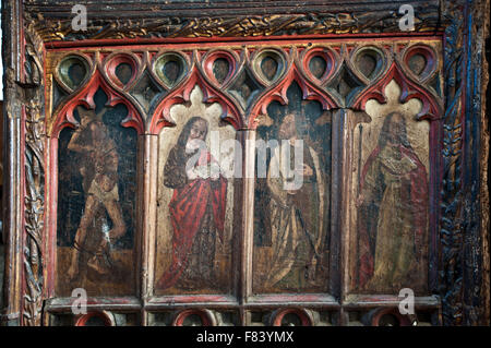 Peintures sur jubé en bois de calage choeur Eglise Saint Pancras Widecombe-dans-la-lande Dartmoor Devon, Angleterre Angleterre Europe Banque D'Images