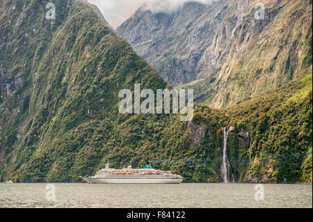 Milford Sound, Fiordland National Park, South Island, New Zealand Banque D'Images