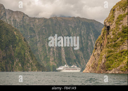 Milford Sound, Fiordland National Park, South Island, New Zealand Banque D'Images