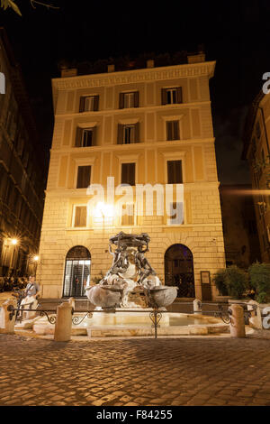 La tortue fontaine dans l'ancien quartier juif à Rome Banque D'Images