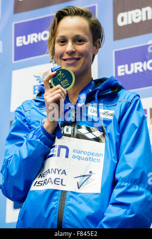 Netanya, Israël. Le 05 mai 2015. Federica PELLEGRINI ITA Médaille d 200m nage libre finale femmes Netanya, Israel, LEN Institut Wingate Court Européenne Championnat de natation Cours 2 - 6 décembre, 2015 Netanya 05-12-2015 Natation Campionati Europei di natation à vasca corta Photo Giorgio Scala/Deepbluemedia Insidefoto Insidefoto/crédit :/Alamy Live News Banque D'Images