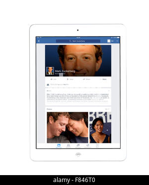 Mark Zuckerberg's home page sur l'application Facebook, vue sur un iPad Air Banque D'Images