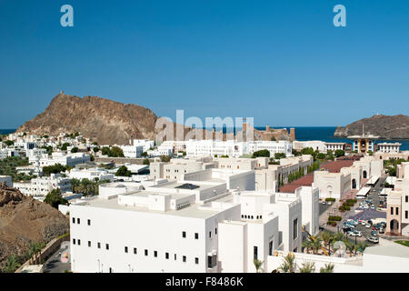 Avis de al Mirani fort, Al Alam palace et de bâtiments gouvernementaux dans le vieux Mascate, partie de la capitale du Sultanat d'Oman. Banque D'Images