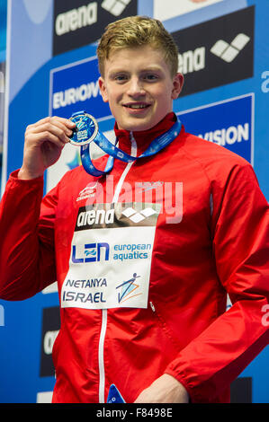 Netanya, Israël. Le 05 mai 2015. Tourbé Adam GBR Médaille d'argent 100m brasse Hommes Dernière Netanya, Israel, LEN Institut Wingate Court Européenne Championnat de natation Cours 2 - 6 décembre, 2015 Netanya 05-12-2015 Natation Campionati Europei di natation à vasca corta Photo Giorgio Scala/Deepbluemedia Insidefoto Insidefoto/crédit :/Alamy Live News Banque D'Images