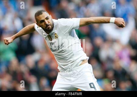 Madrid, Espagne. Le 05 mai 2015. Karim Benzema (9) joueur du Real Madrid célèbre le but pour 2-0 au cours de la match de football de la Liga entre le Real Madrid contre Getafe CF au Santiago Bernabeu à Madrid, Espagne, le 5 décembre 2015. © Plus Sport Action/Alamy Live News Banque D'Images