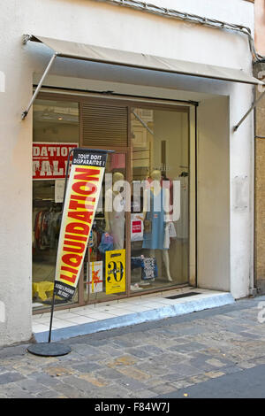 Aix en Provence liquidation signe extérieur fashion shop shop details certains enlevés numériquement Bouches du Rhône Provence-Alpes-Côte d'Azur France Europe Banque D'Images