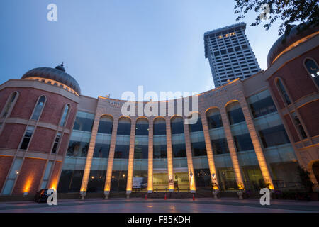 Merdeka Square, au centre-ville de Kuala Lumpur au crépuscule Banque D'Images