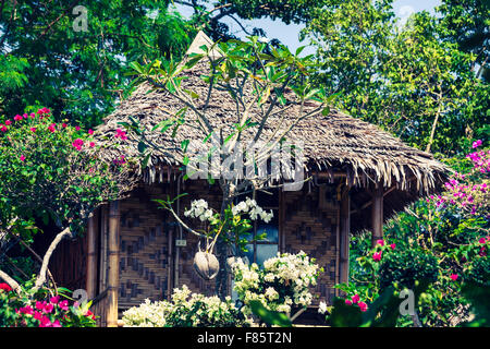 Ce bungalow en bois resort de Ko Phi Phi Island, Thaïlande Banque D'Images