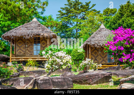 Ce bungalow en bois resort de Ko Phi Phi Island, Thaïlande Banque D'Images