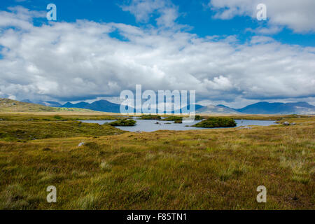 Lac dans le Connemara en Irlande Banque D'Images