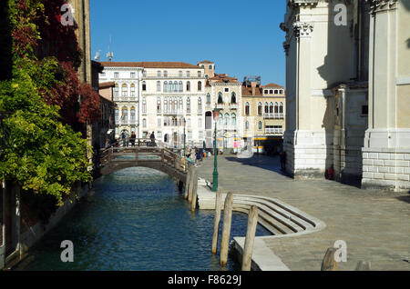 Venise Italie Rio (Canal) & Fondamenta de la Salute Banque D'Images