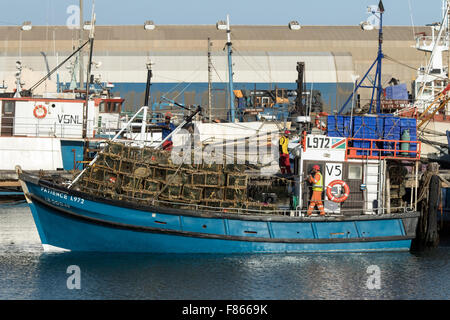 Bateau de pêche en bord de Luderitz - Robert Harbour - Luderitz, Namibie, Afrique Banque D'Images