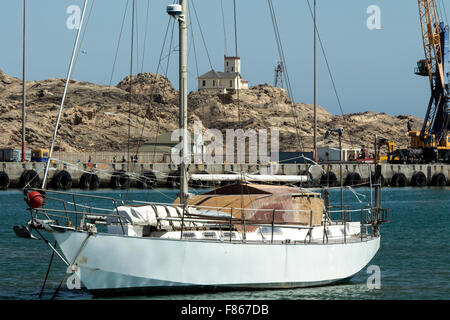 Voilier en Luderitz Waterfront - Robert Harbour - Luderitz, Namibie, Afrique Banque D'Images