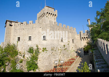 Anciennes fortifications du San Marino Banque D'Images