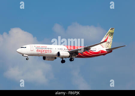 Air India Express Boeing 737-800 à l'atterrissage à l'Aéroport International de Bahrain Banque D'Images