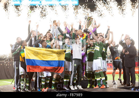 Columbus, Ohio, USA. 6 Décembre, 2015. Portland Timbers célèbrent la victoire de la Coupe MLS Columbus Crew vaincre SC 2-1 à Columbus, Ohio. Brent Clark/Alamy Live News Banque D'Images