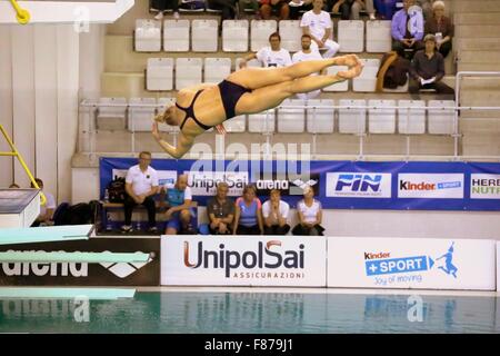 Torino, Italie. 06 Dec, 2015. Fedorova Solana en action à l'International de plongée 4 Nations trophy s'est tenue à Turin. © Massimiliano Ferraro/Pacific Press/Alamy Live News Banque D'Images