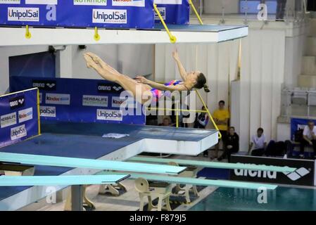 Torino, Italie. 06 Dec, 2015. Kristina Ilinykh en action à l'International de plongée 4 Nations trophy s'est tenue à Turin. © Massimiliano Ferraro/Pacific Press/Alamy Live News Banque D'Images