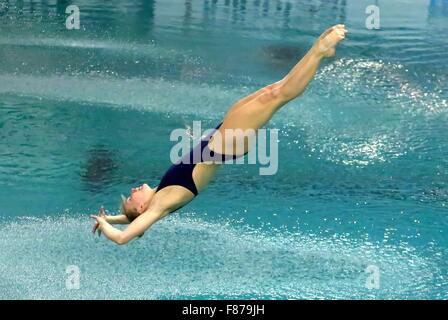 Torino, Italie. 06 Dec, 2015. Fedorova Solana en action à l'International de plongée 4 Nations trophy s'est tenue à Turin. © Massimiliano Ferraro/Pacific Press/Alamy Live News Banque D'Images