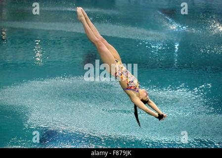 Torino, Italie. 06 Dec, 2015. Daria Govor en action à l'International de plongée 4 Nations trophy s'est tenue à Turin. © Massimiliano Ferraro/Pacific Press/Alamy Live News Banque D'Images