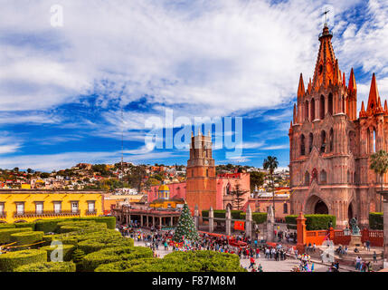 Paroisse de l'église de l'Archange Jardin Place de la Ville San Miguel de Allende, Mexique. Parroquia créé en 1600. Banque D'Images