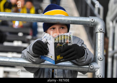 Columbus, Ohio, USA. 6 Décembre, 2015. Le programme de lecture d'un ventilateur pendant le match entre Portland Timbers et Columbus Crew SC dans la MLS Cup 2015 au stade final MAPFRE dans Columbus Ohio . Credit : Cal Sport Media/Alamy Live News Banque D'Images