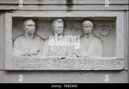 En Basrelief la via Appia de Rome, Italie Banque D'Images