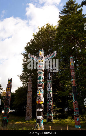 Mâts totémiques à Stanley Park, Vancouver Banque D'Images