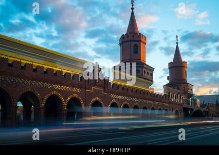 Oberbaum Bridge, Berlin, Allemagne Banque D'Images