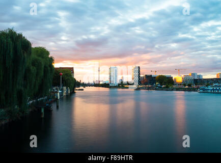 Vue sur la rivière Spree, Berlin, Allemagne Banque D'Images