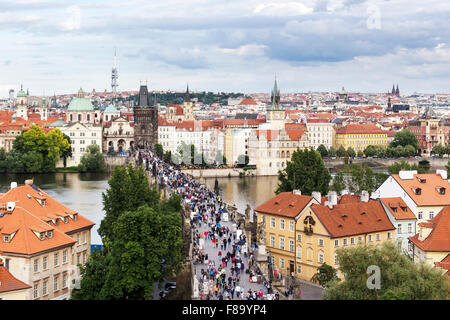 Prague, République tchèque - 19 juin 2015 : le Pont Charles de dessus à Prague, République Tchèque Banque D'Images