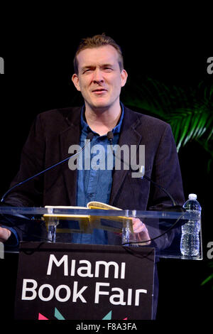 L'auteur David Mitchell discute et signe des exemplaires de son livre 'Slade House' à Miami Dade College Wolfson Auditorium présenté en collaboration avec le Centre pour la littérature et l'écriture. Avec : David Mitchell Où : Miami, Florida, United States lorsque : Banque D'Images