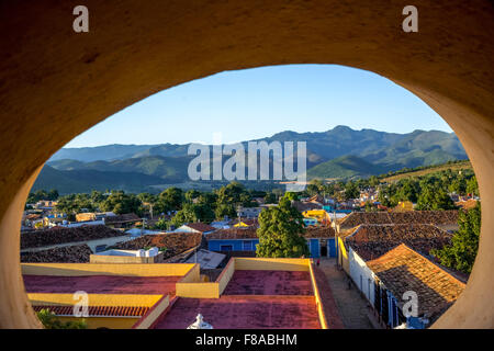 Vue depuis le clocher de l'église de le Convento de San Francisco de Asis dans la ville de Trinidad, Trinidad, Cuba, Banque D'Images